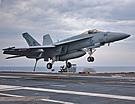 F-18E lands